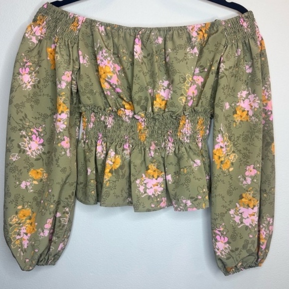 NWT! WAYF Off-the-Shoulder Floral Print Long Sleeve Smocked Crop Top SIZE S - Picture 3 of 12